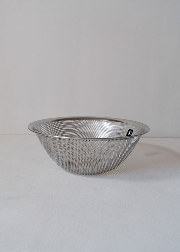 Sori Yanagi Perforated Colander, 23cm